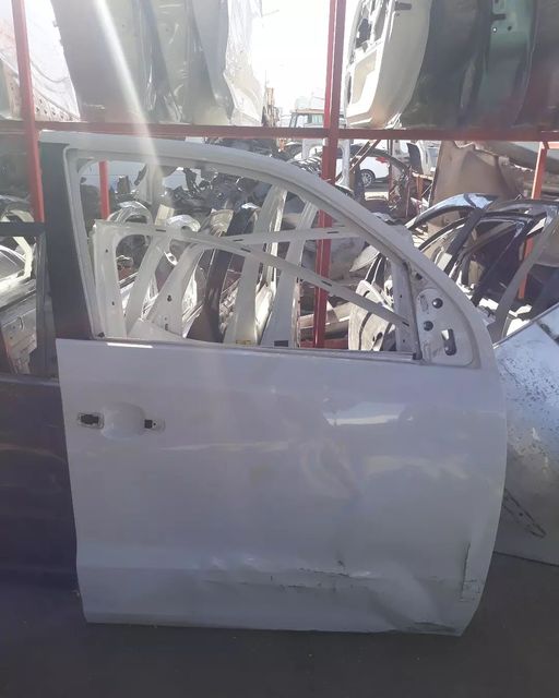 Volkswagen amarok sağ ön kapı
